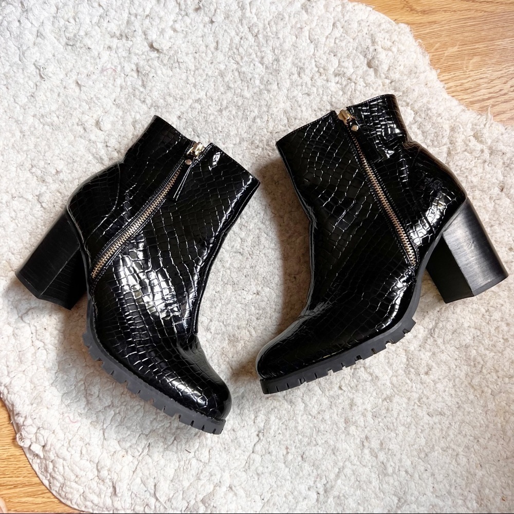 RIVER ISLAND: Black Faux Alligator Print Lug Sole Boots Boot Sz 8